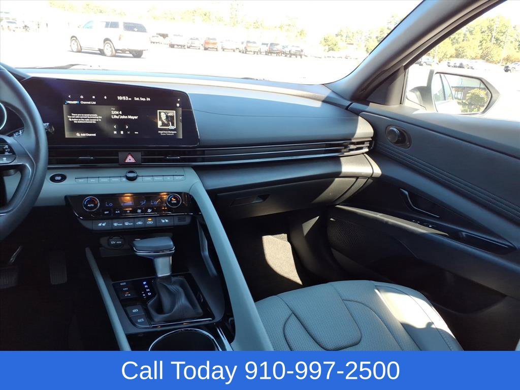 Used 2024 White Hyundai Limited image 13