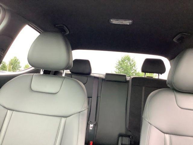 New 2027 Phantom Black Hyundai SE image 26