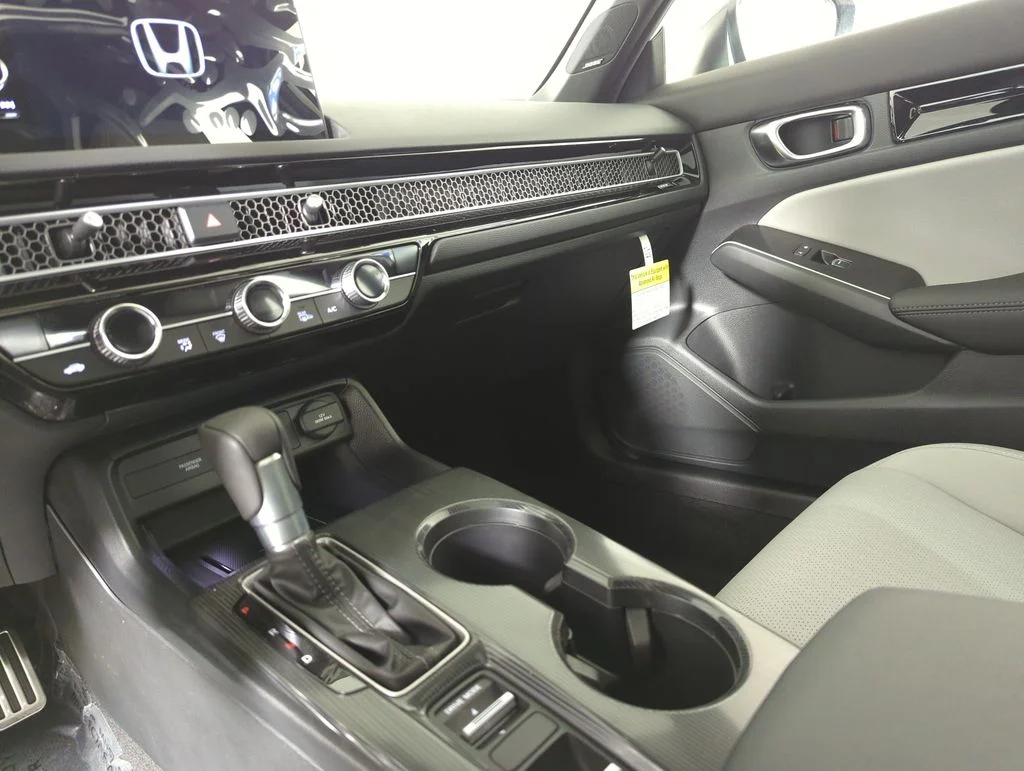 2026 Honda Civic Hatchback Sport Touring - Photo 20
