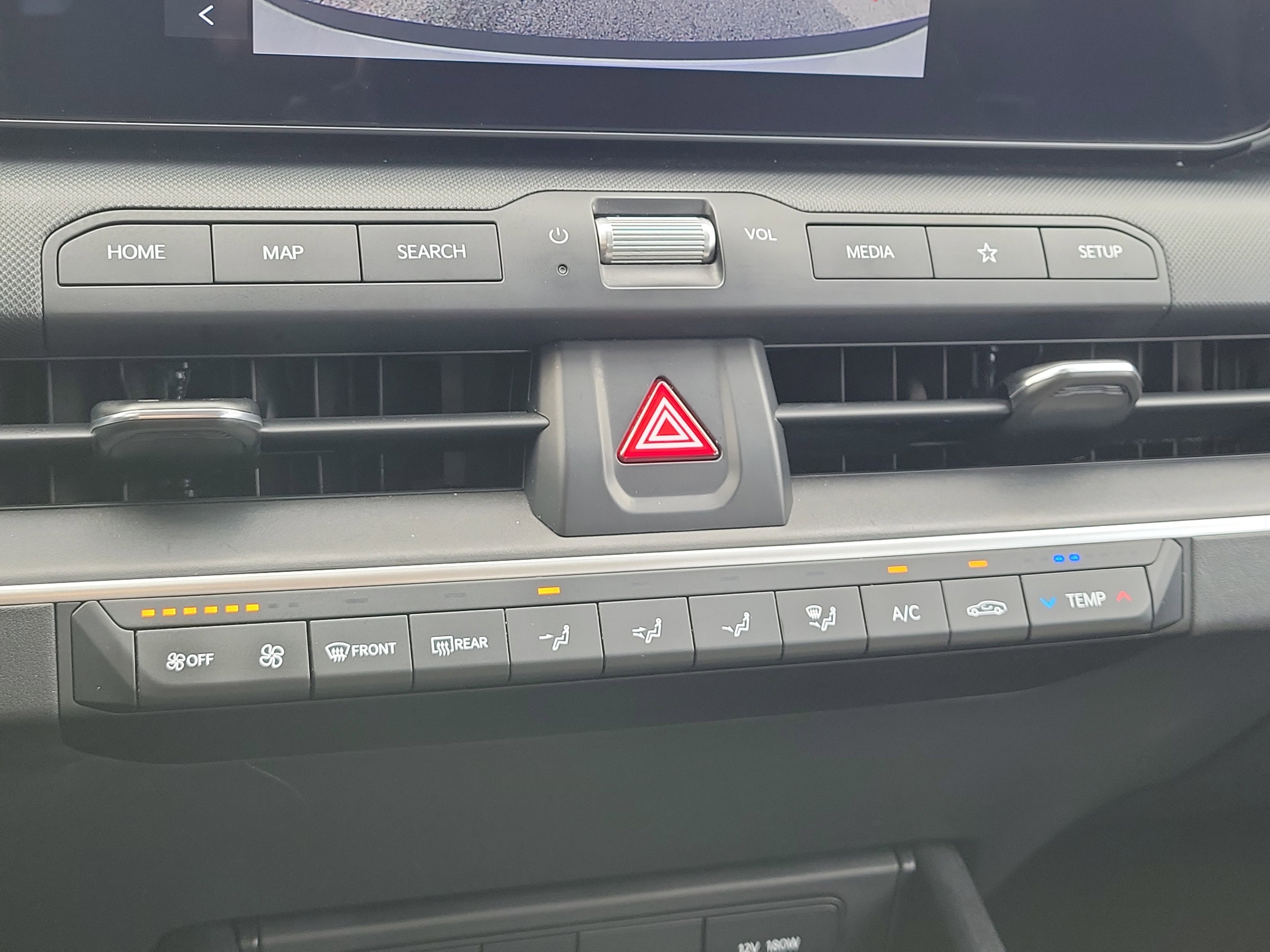 Used 2025 Snow White Pearl Kia LXS image 26
