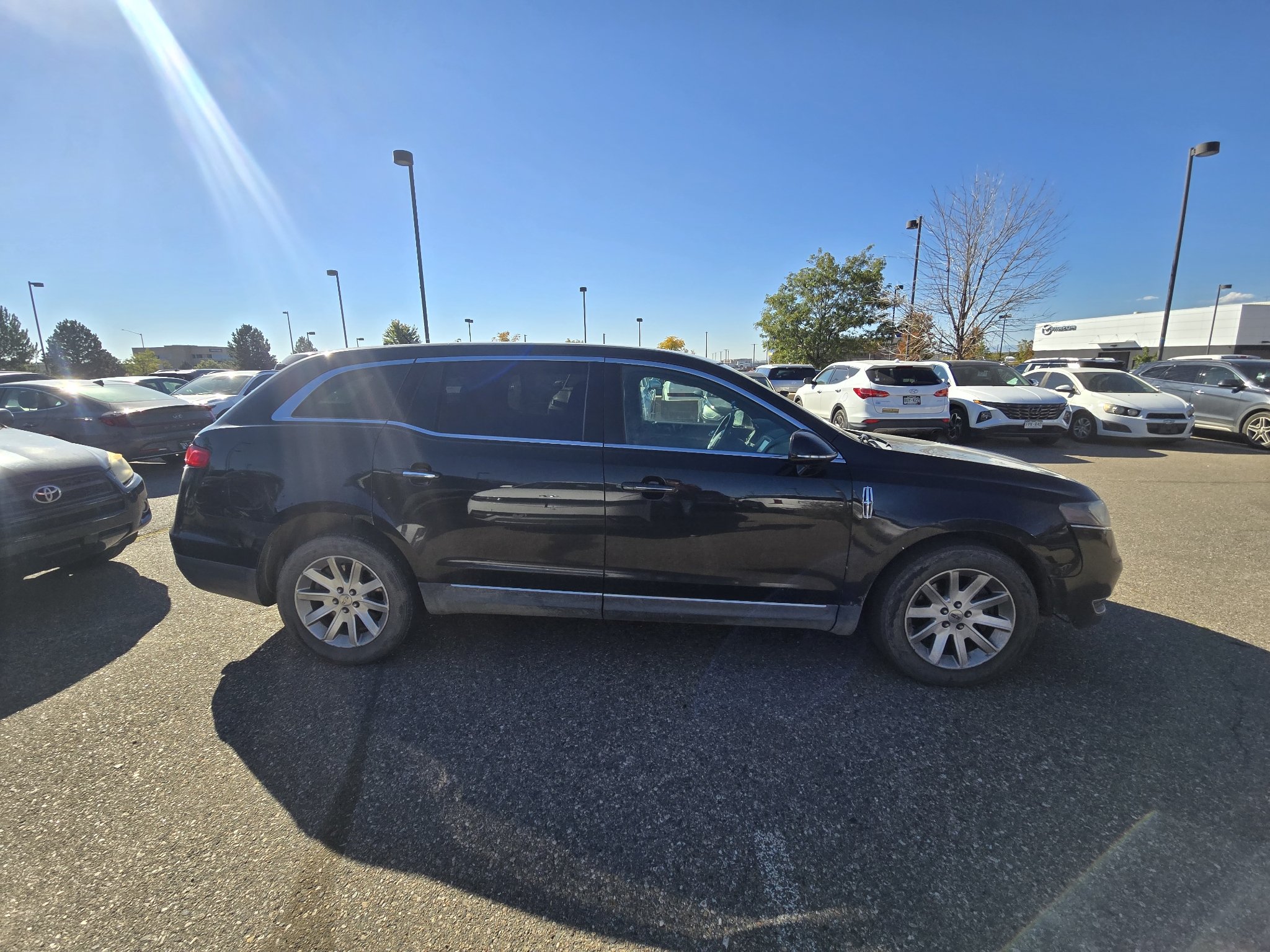Used 2013 Tuxedo Black Metallic Lincoln Livery image 7