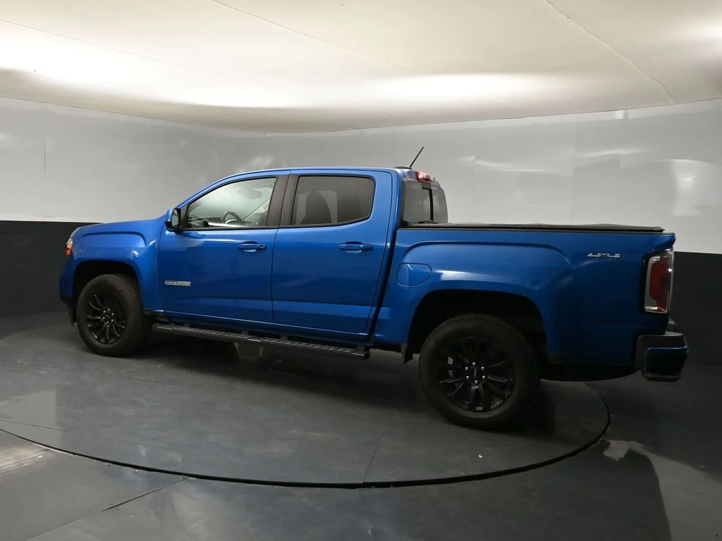 Used 2022 Blue Metallic GMC Elevation image 5
