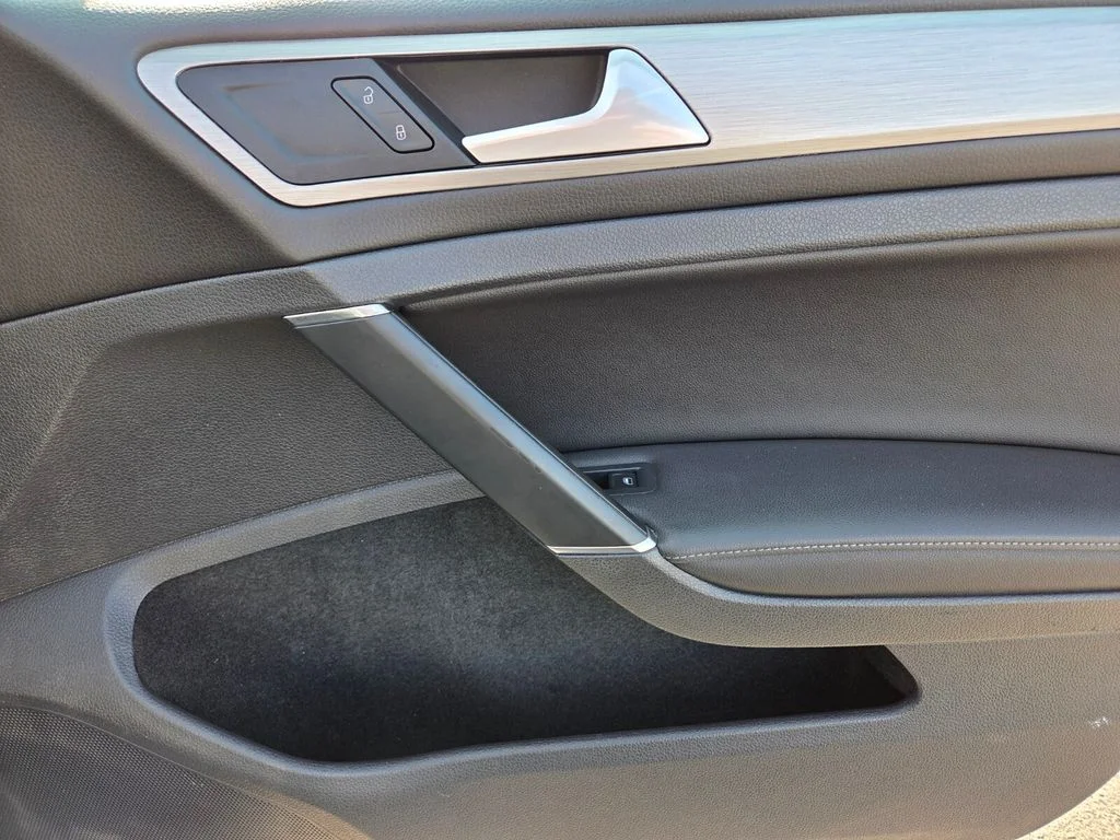 Used 2015 Gray Volkswagen TSI S 4-Door image 21