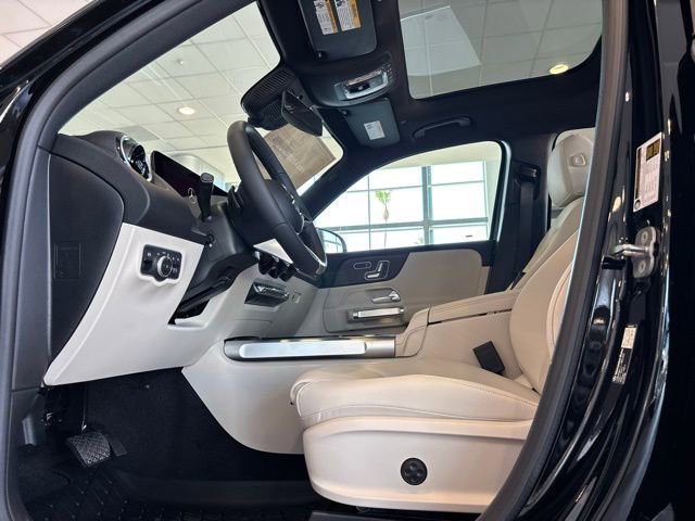 New 2026 Night Black Mercedes-Benz GLB 250 image 38