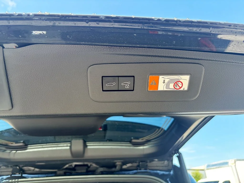 Used 2025  Toyota Base image 14