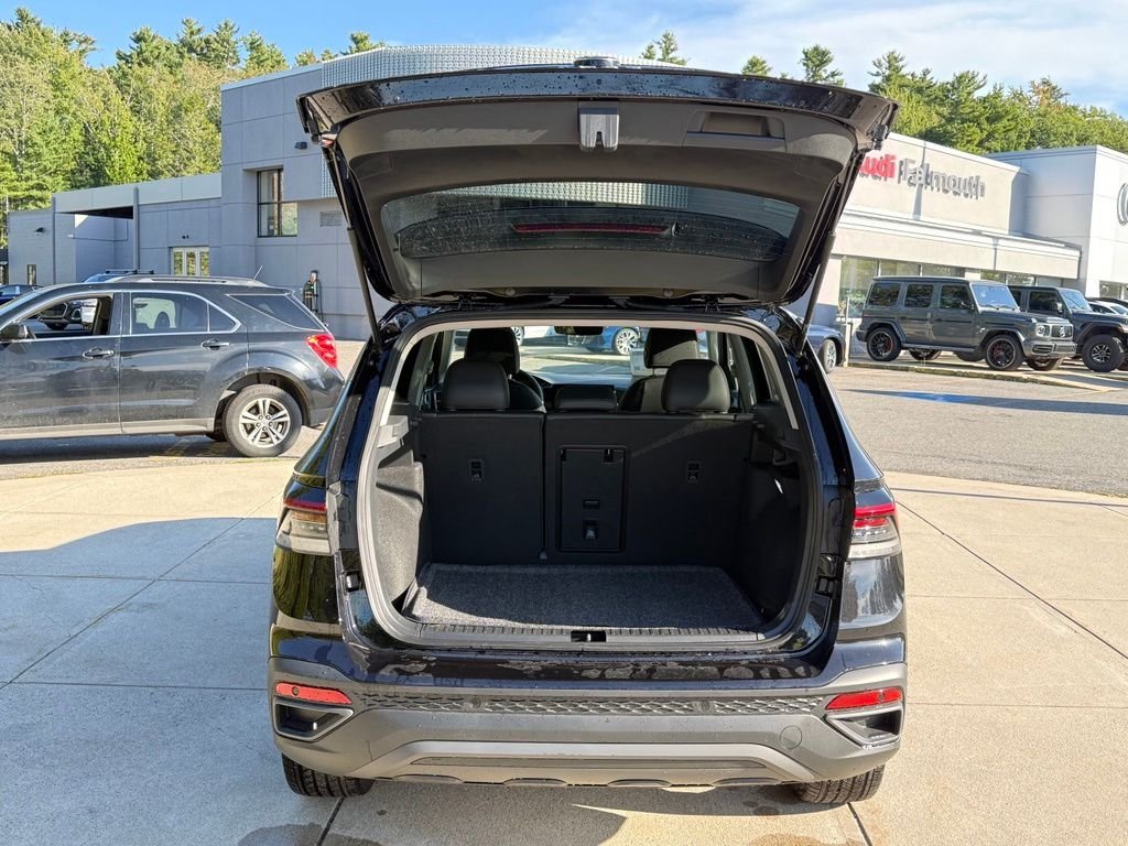 New 2026 Black Volkswagen 1.5T SE Black image 16