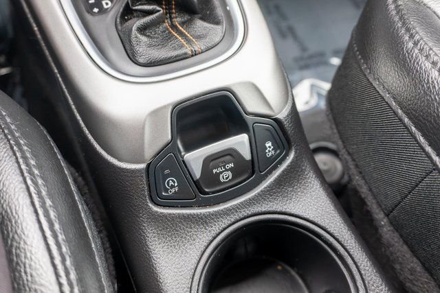Used 2019 Black Jeep Latitude image 28