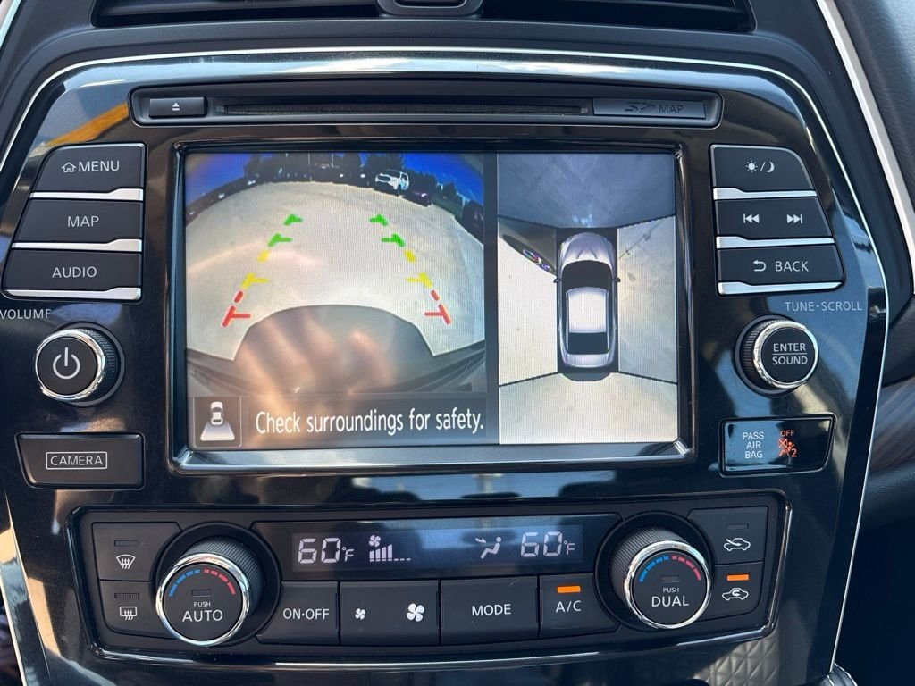 Used 2016 Bordeaux Nissan Platinum image 26