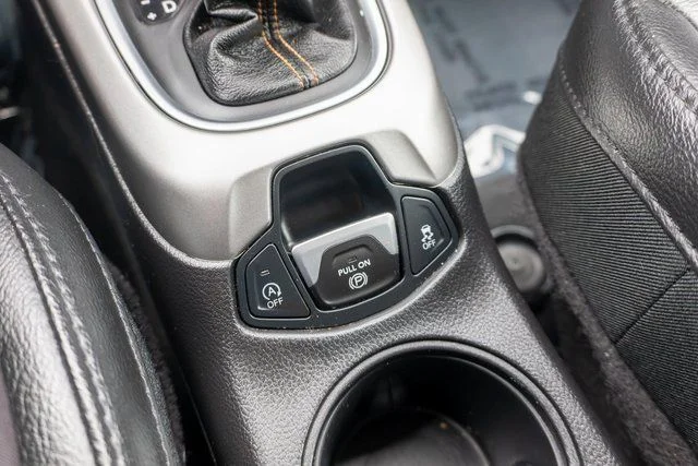 Used 2019 Black Jeep Latitude image 28