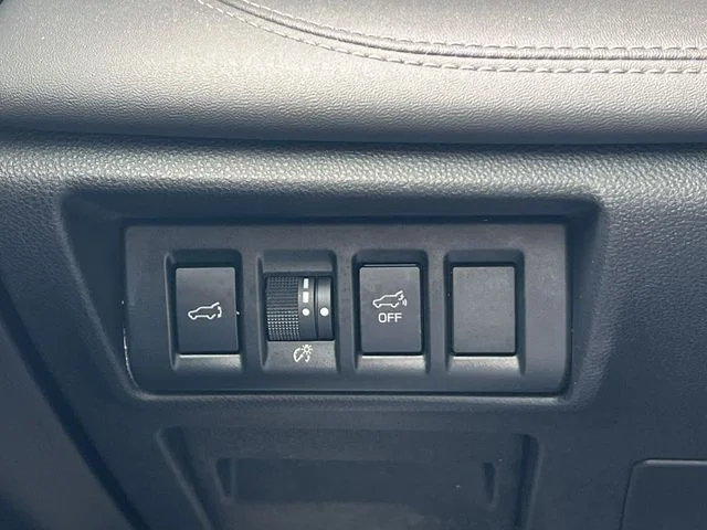 Used 2022 White Subaru Touring XT image 21