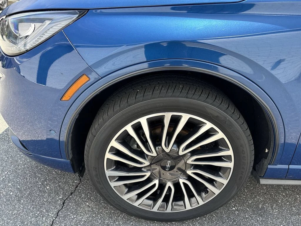 Used 2021 Blue Lincoln Standard image 19