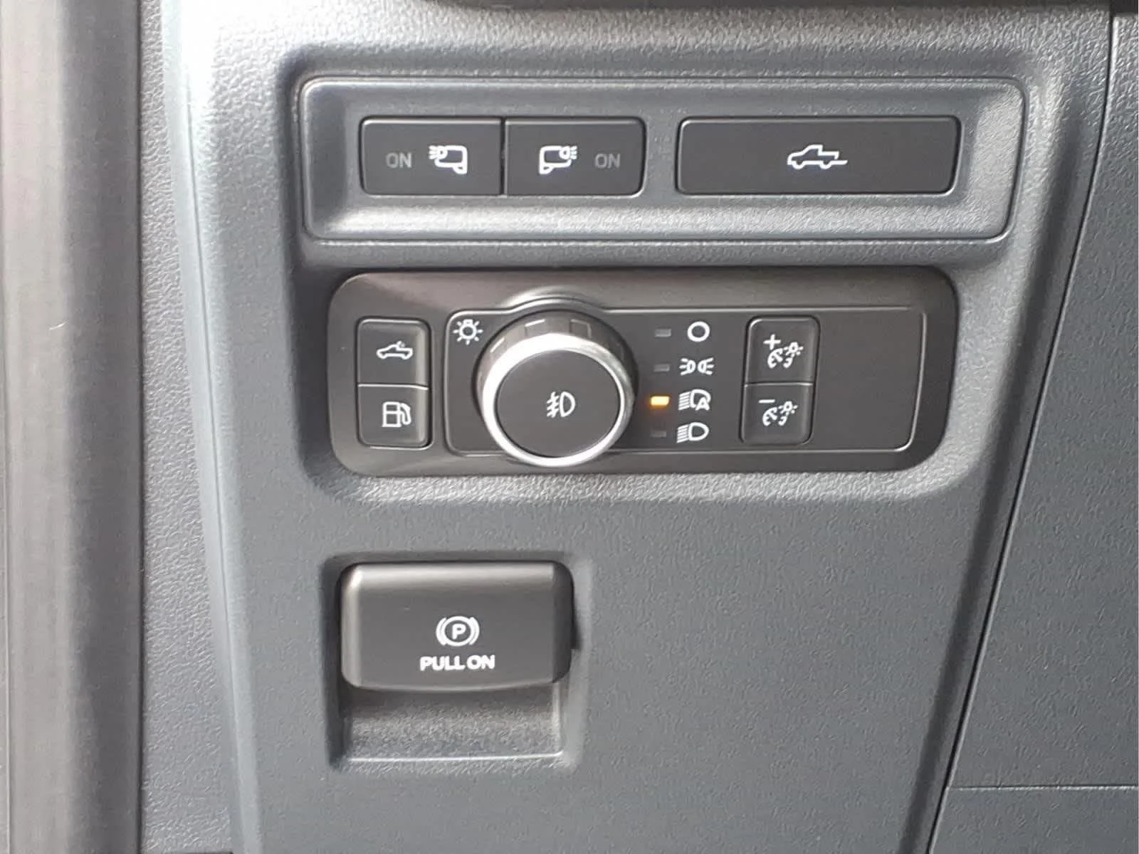 Used 2022 Oxford White Ford XLT image 13