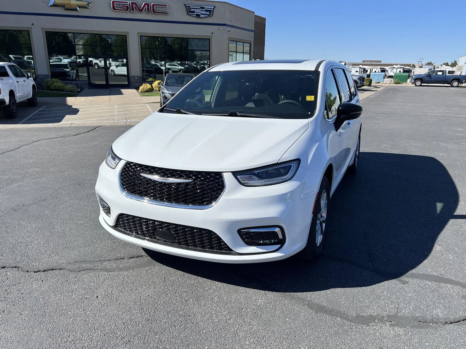 2026 Chrysler Pacifica Limited - Photo 9