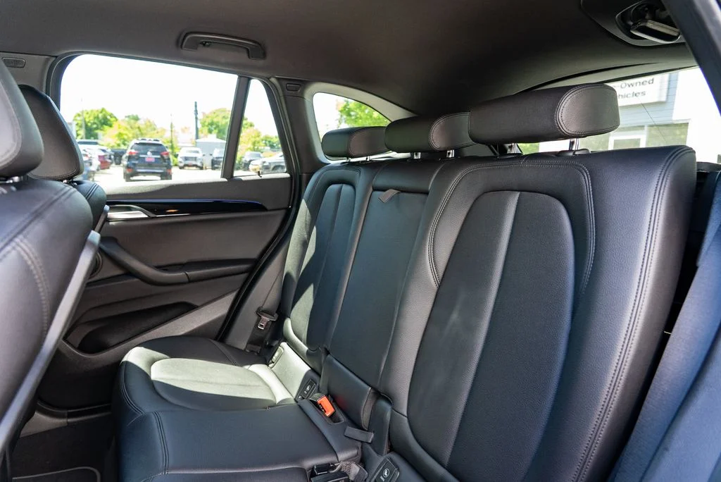 Used 2021 Black BMW xDrive28i image 24