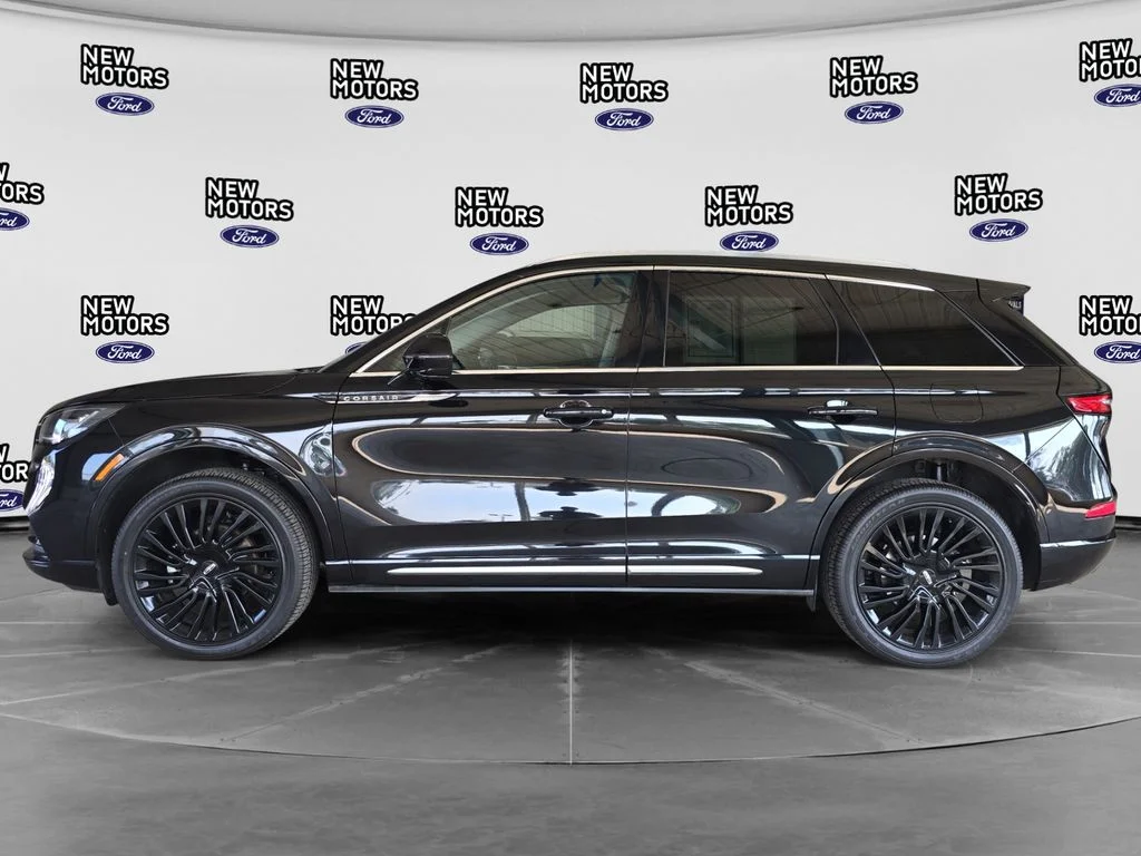 Used 2022 Black Metallic Lincoln Reserve image 2