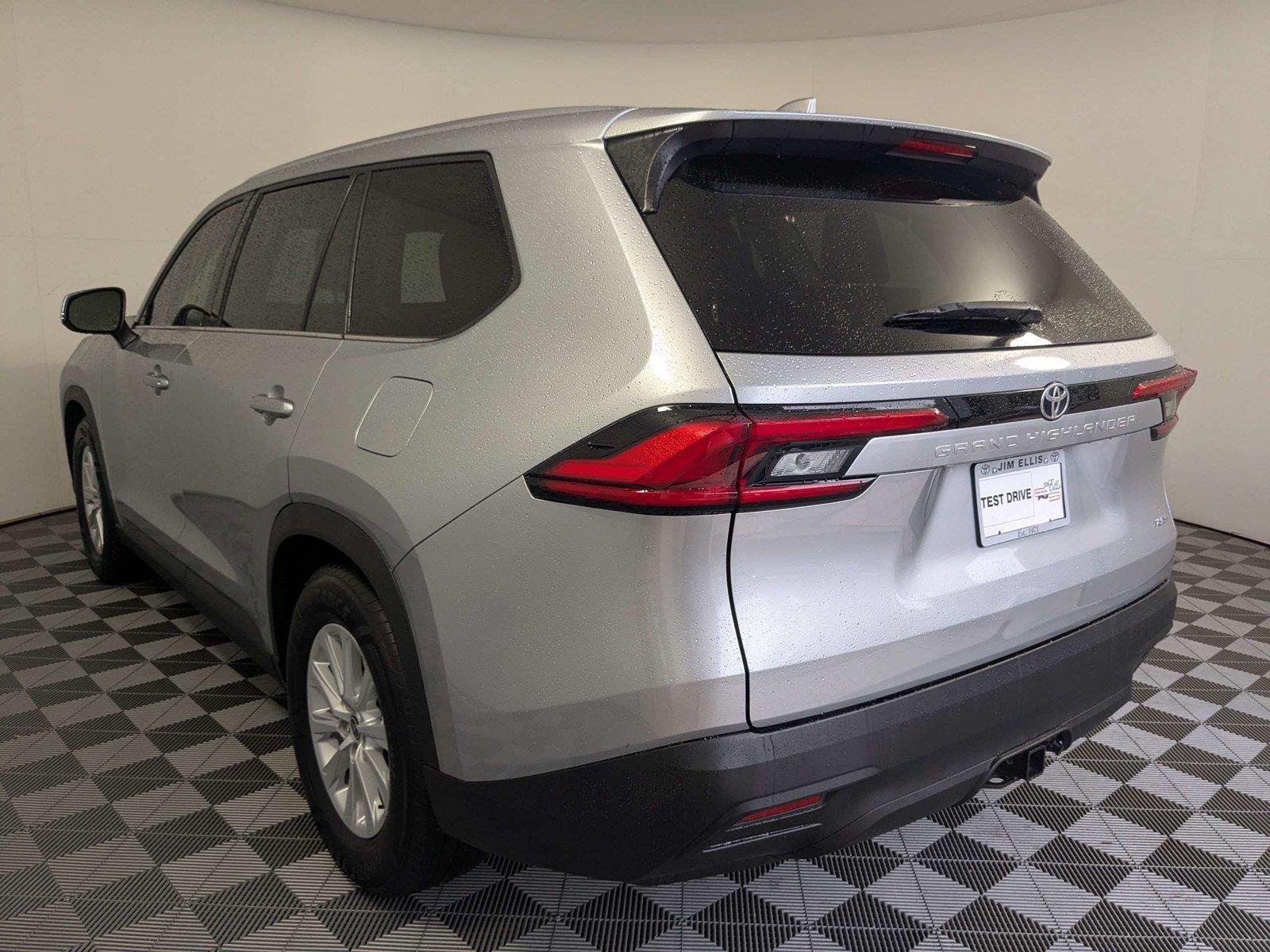 2024 Toyota Grand Highlander XLE - Photo 7