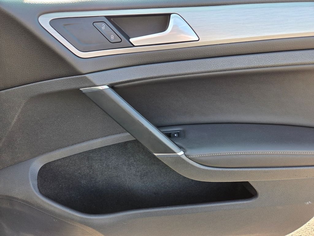 Used 2015 Gray Volkswagen TSI S 4-Door image 21