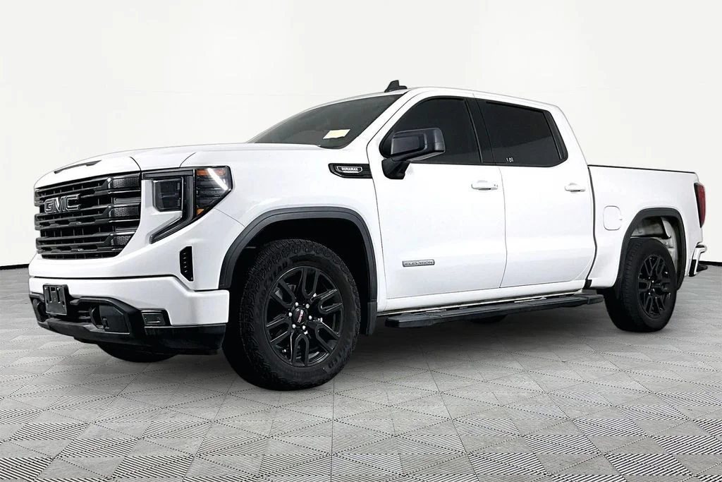 Used 2022 White GMC Elevation image 1