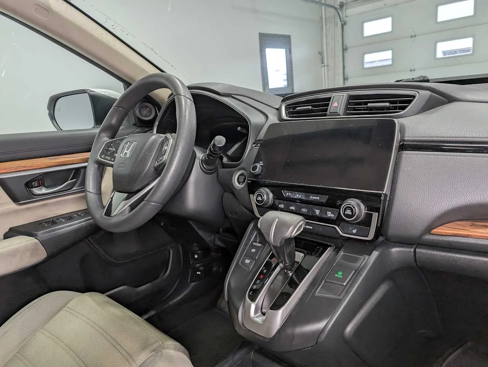 Used 2017 White Diamond Pearl Honda EX image 43