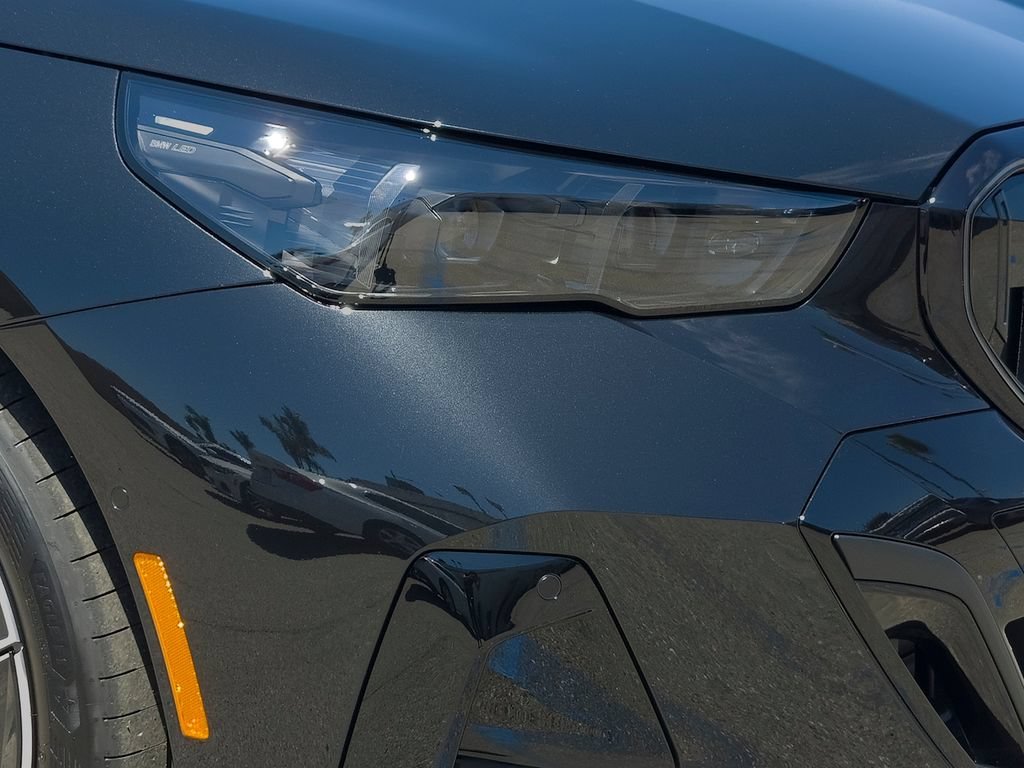 New 2027 Black Sapphire Metallic BMW eDrive40 image 5