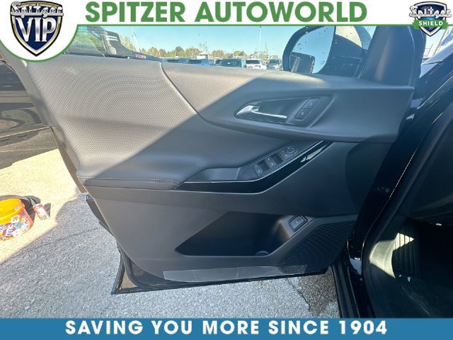 New 2027 Mosaic Black Metallic Chevrolet LT image 30