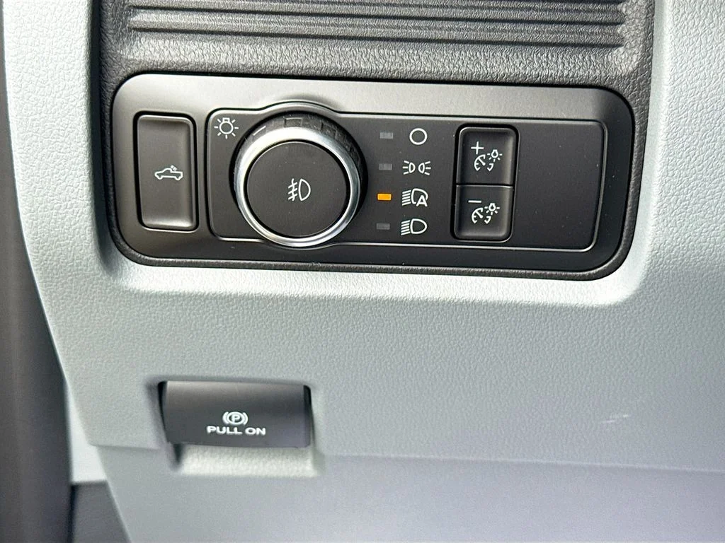 New 2026 Oxford White Ford XL image 10