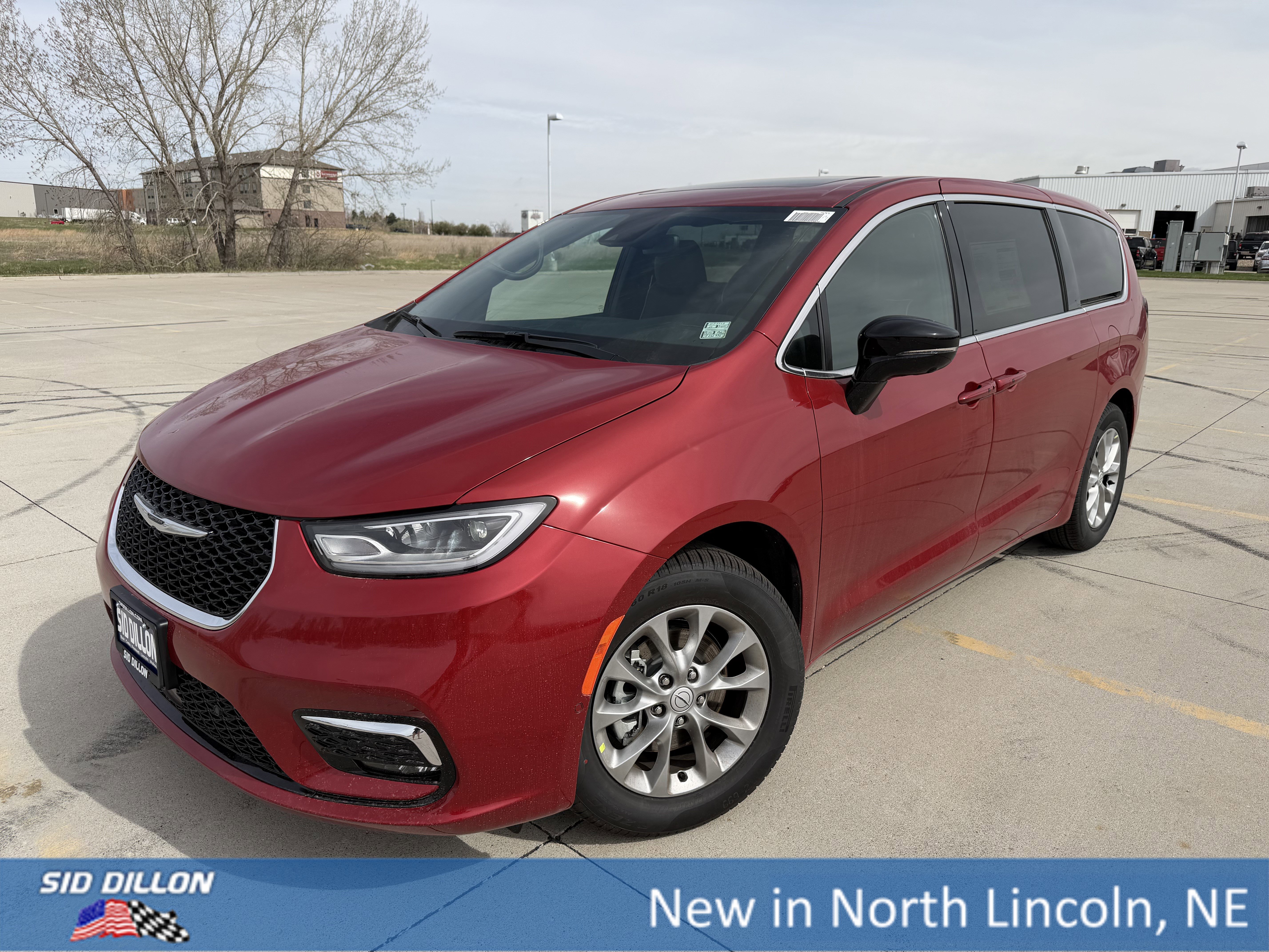 2026 Chrysler Pacifica Limited's photo