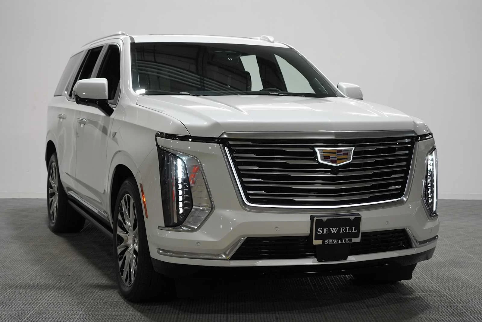 Used 2025 Crystal White Tricoat Cadillac 4WD Premium Luxury Platinum image 3