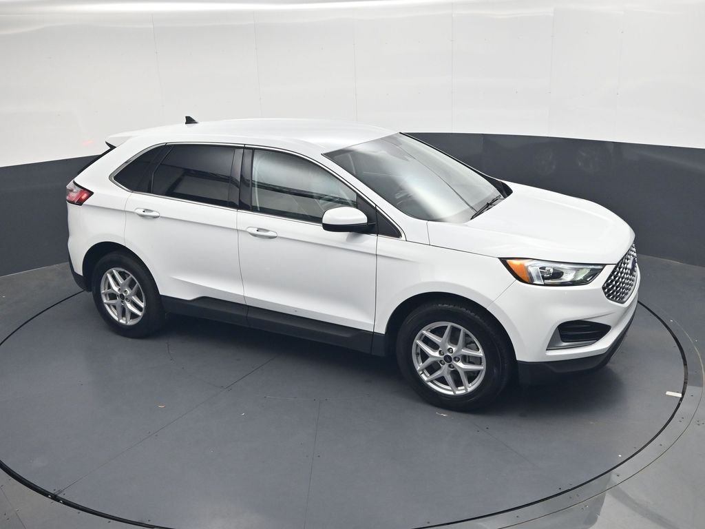 Used 2024 White Ford SEL image 34