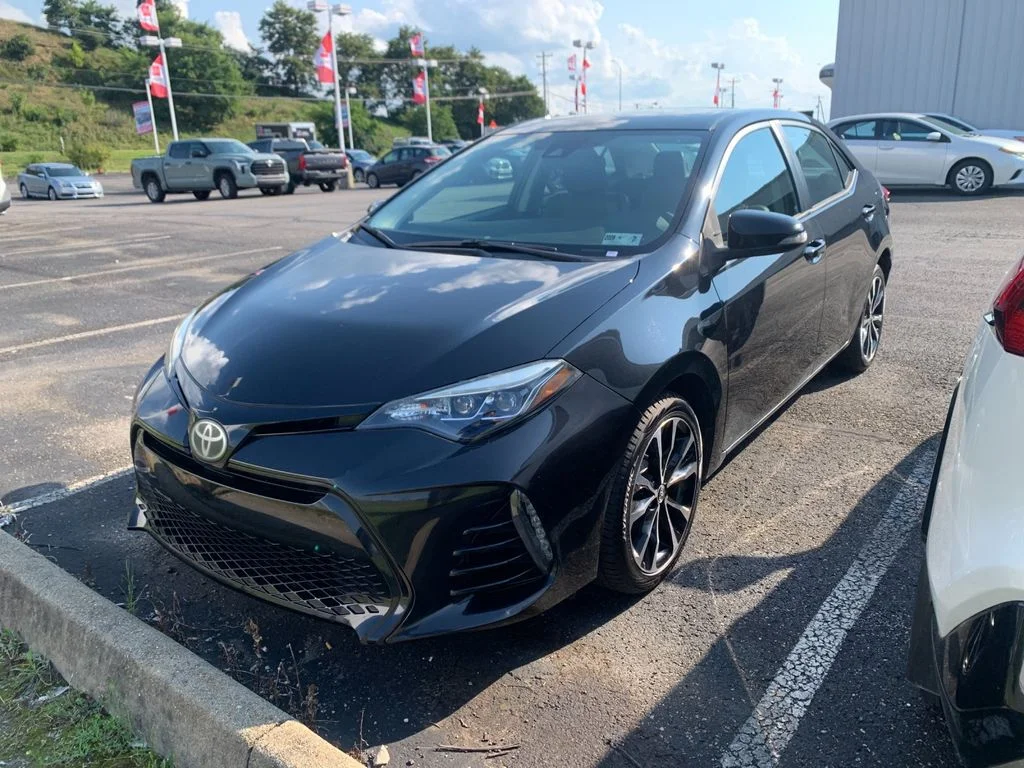 Used 2017 Black Toyota SE image 6