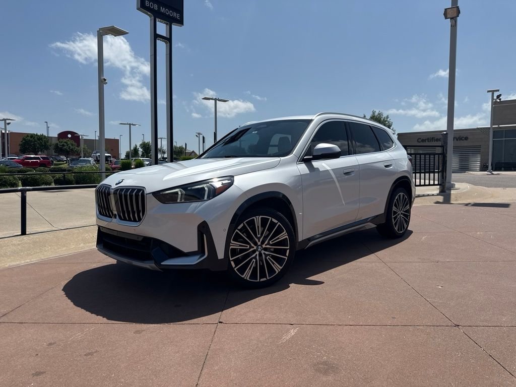 Used 2024 White BMW xDrive28i image 1
