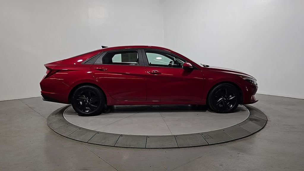 Certified Used 2022 Red Hyundai SEL image 7