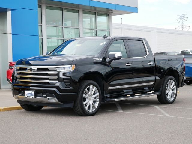 Used 2024 Chevrolet Silverado 1500 High Country with VIN 1GCUDJEL2RZ274596 for sale in Roseville, Minnesota