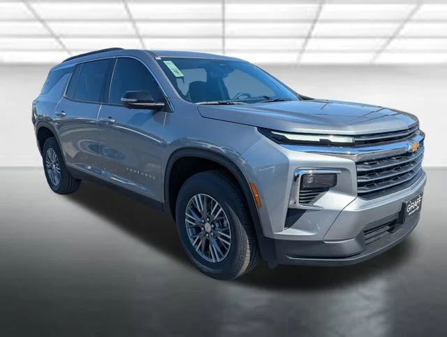 2026 Chevrolet Traverse FWD LT's photo