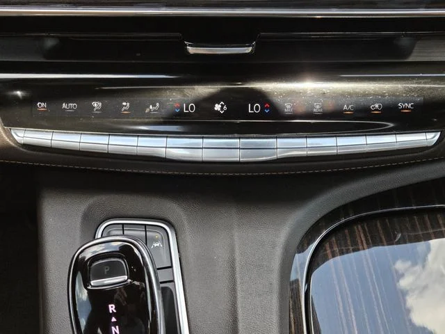 Used 2022 White Cadillac Premium Luxury image 17