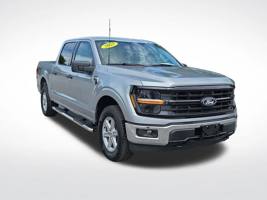 Used 2025 Silver Ford XLT image 8