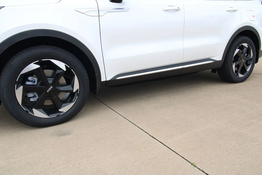 New 2026 Snow White Pearl Kia EX image 11