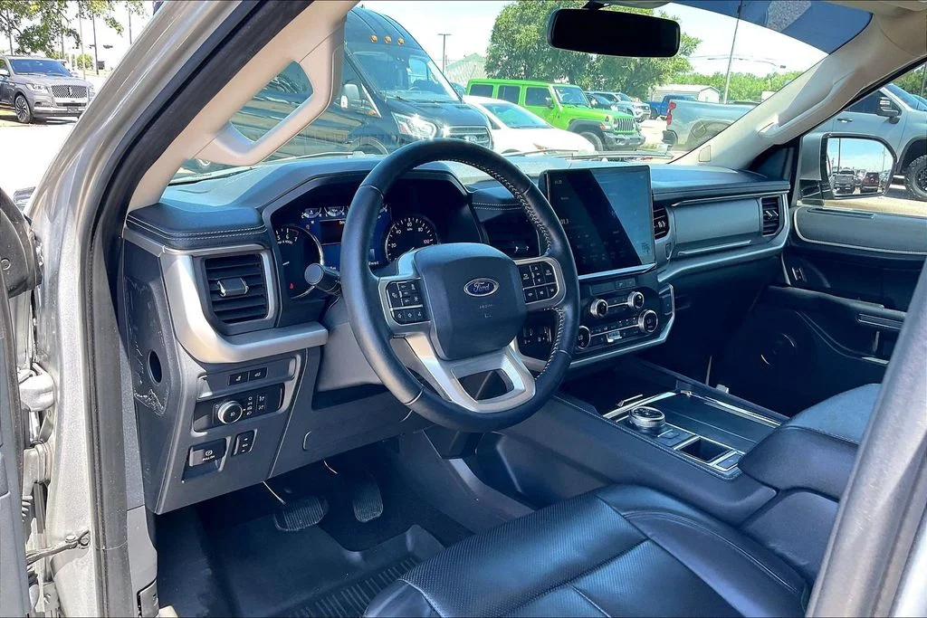 Used 2022 Silver Ford XLT image 14