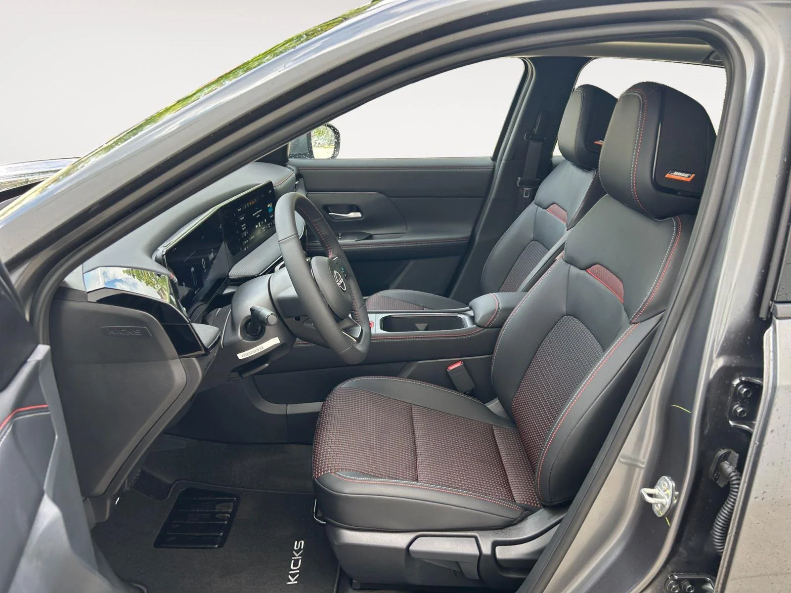 2025 Nissan Kicks SR AWD - Photo 10