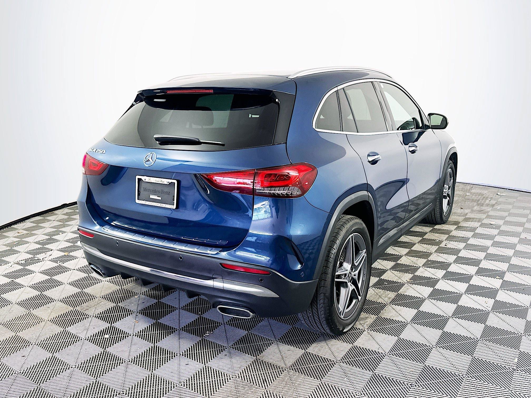 Used 2022 Denim Blue Metallic Mercedes-Benz GLA 250 image 6