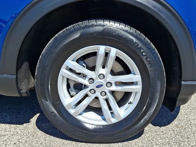 Certified Used 2023 Blue Metallic Ford XLT image 8