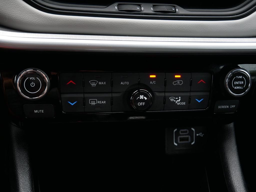 Certified Used 2025 White Jeep Limited image 24