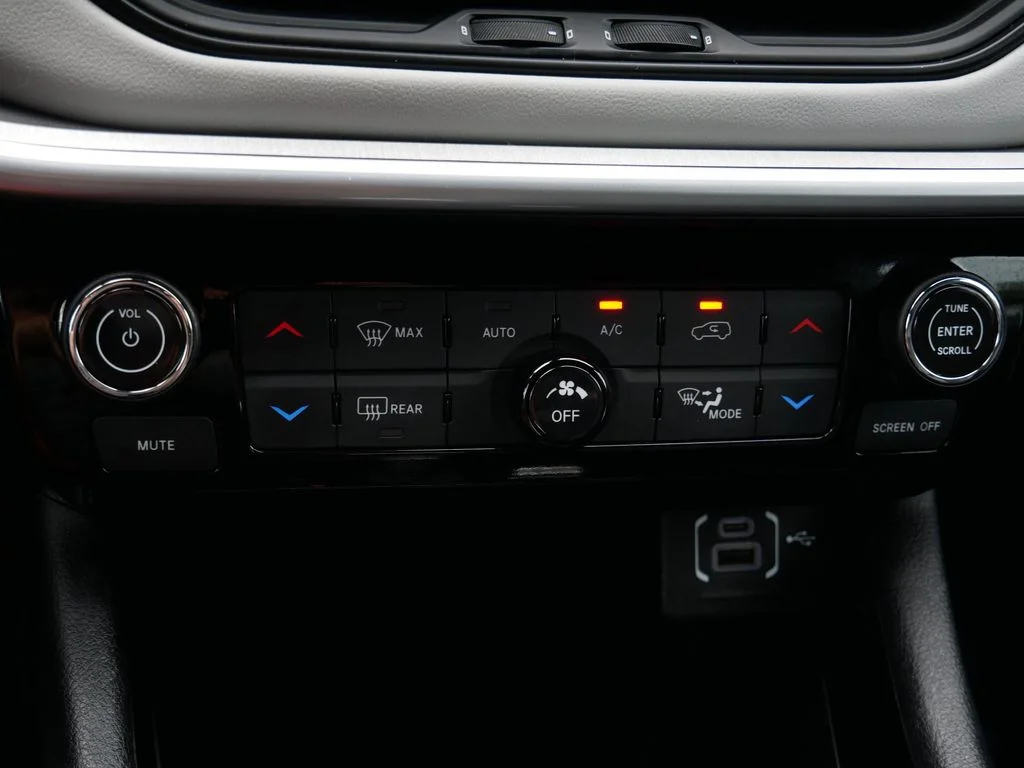 2025 Jeep Compass Limited - Photo 24