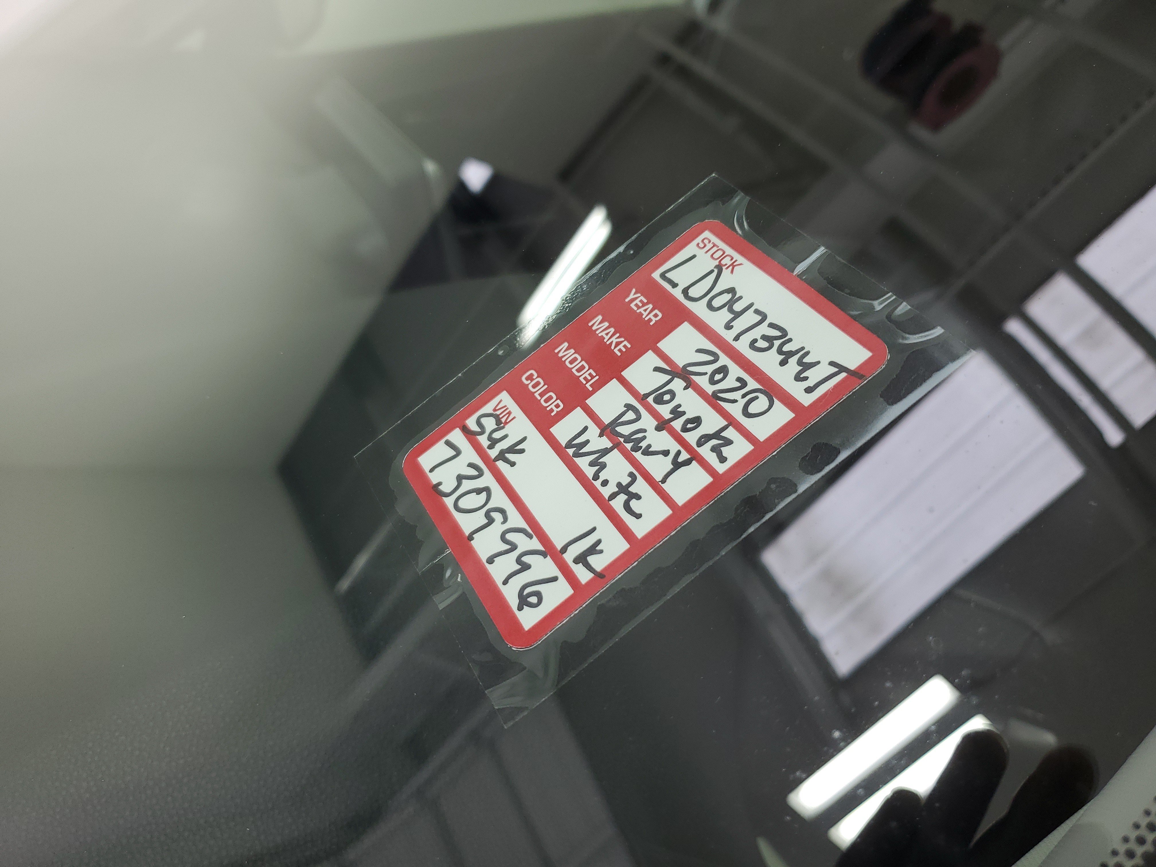 Certified Used 2020 Super White Toyota XLE Premium image 36