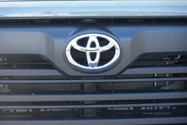 Certified Used 2025  Toyota SR5 image 6