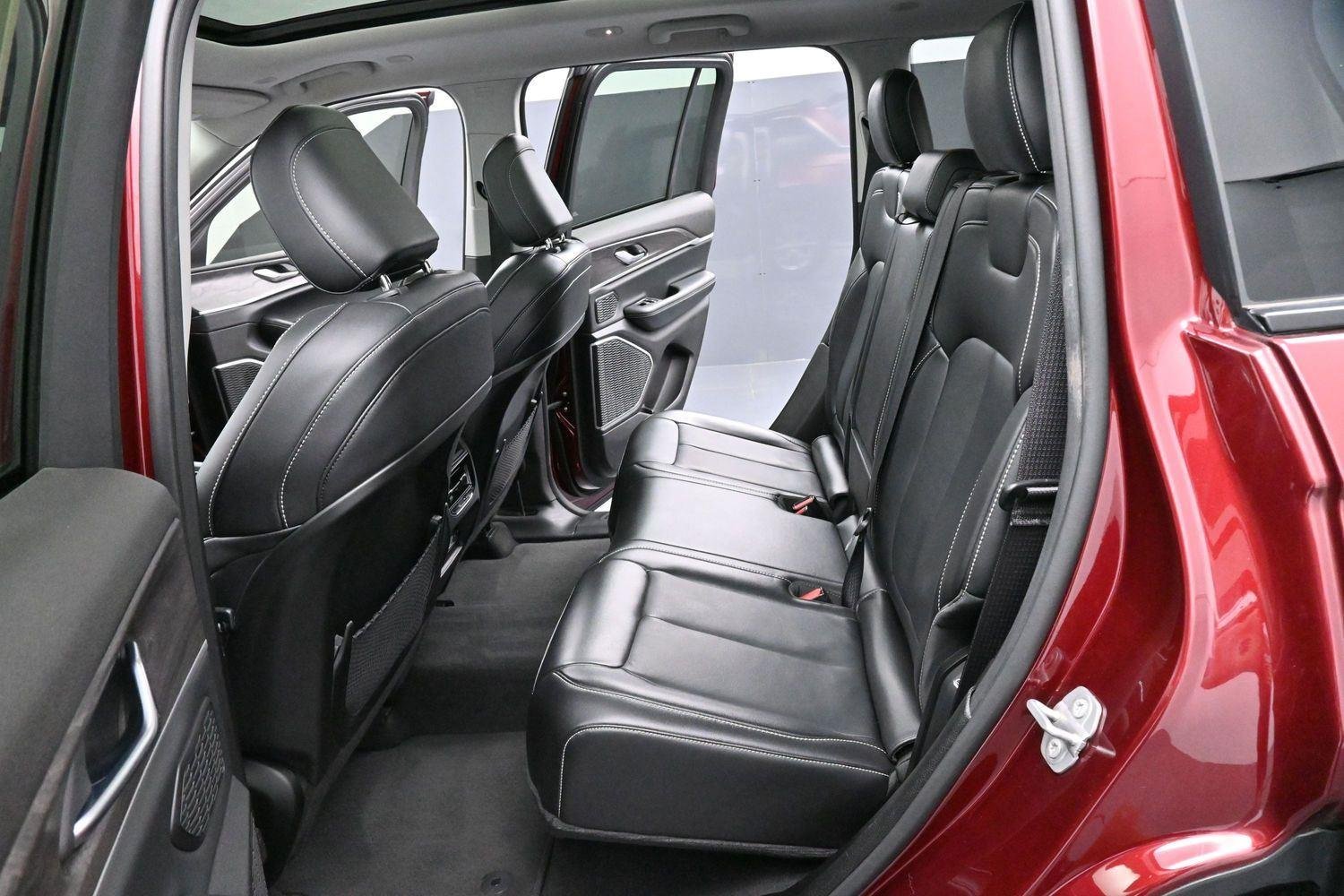 Used 2022 Red Jeep Limited image 31