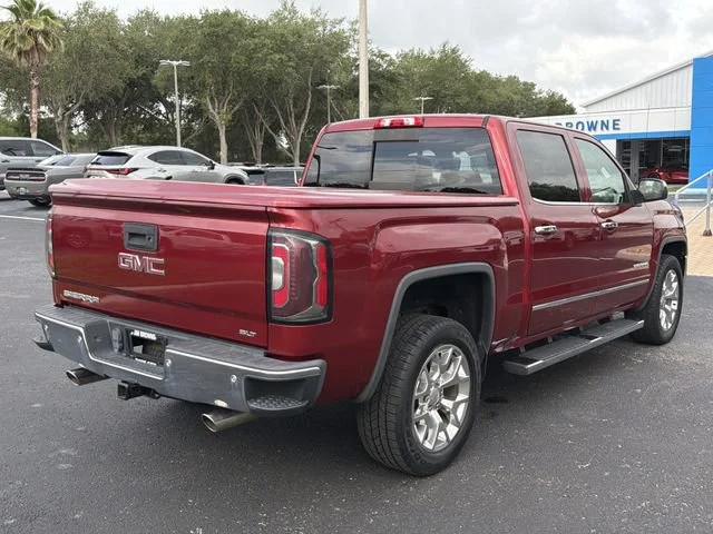 Used 2018 RED QUARTZ TINTCOAT GMC SLT image 4
