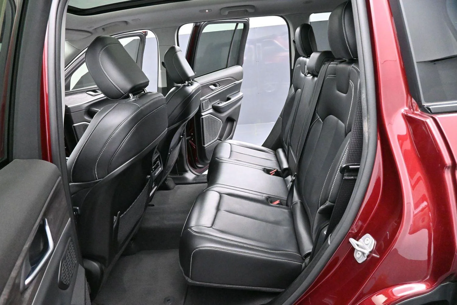 Used 2022 Red Jeep Limited image 31