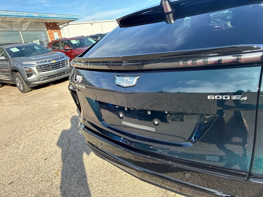 Used 2024 Emerald Lake Metallic Cadillac Sport 2 image 36