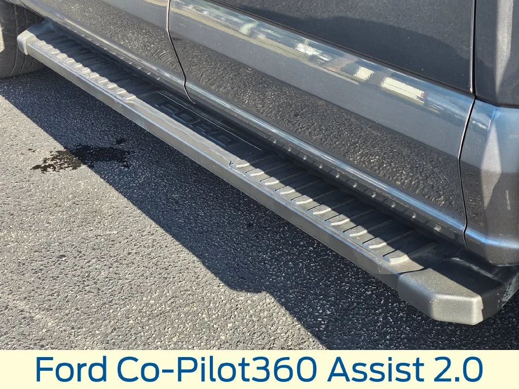 Used 2023 Carbonized Gray Metallic Ford Lariat image 18